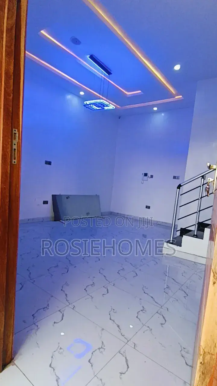 3bdrm Duplex in View Estate, Sangotedo for sale in Sangotedo