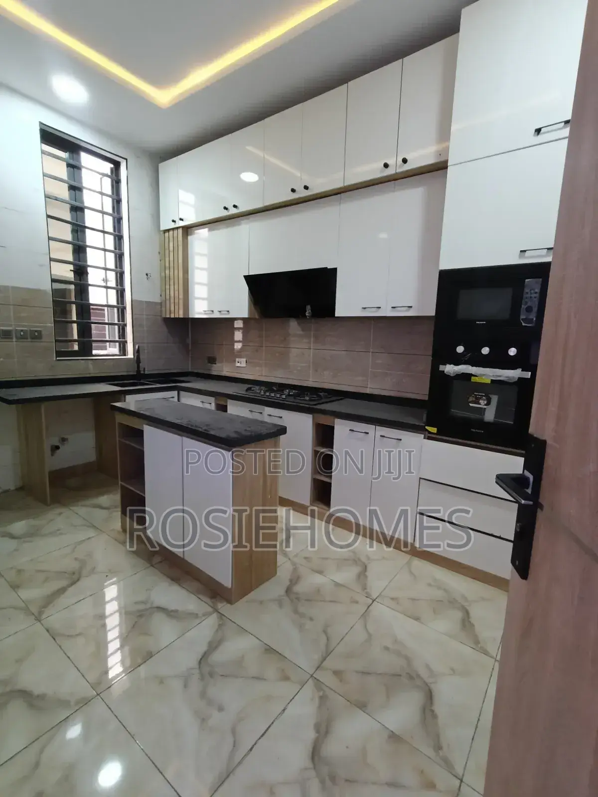 3bdrm Duplex in View Estate, Sangotedo for sale in Sangotedo
