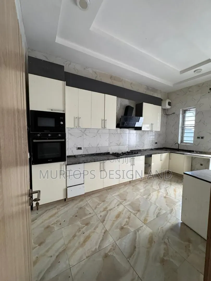 Studio Apartment in Ikota Gra, Lekki Phase 2 for rent in Lekki Phase 2