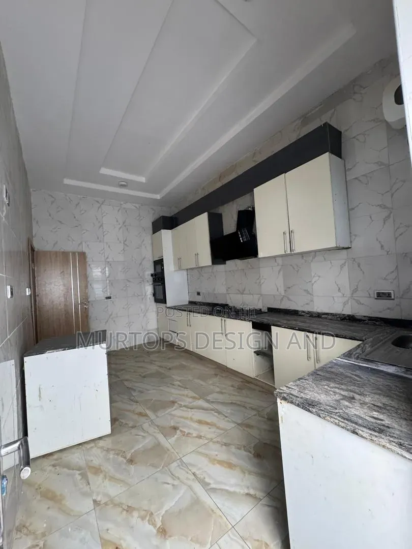 Studio Apartment in Ikota Gra, Lekki Phase 2 for rent in Lekki Phase 2