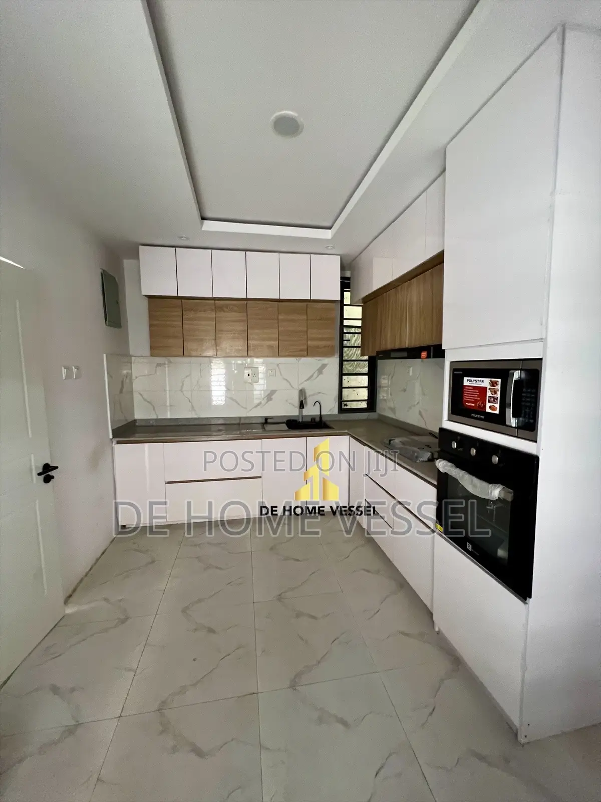 4bdrm Duplex in Ologolo for sale in Ologolo