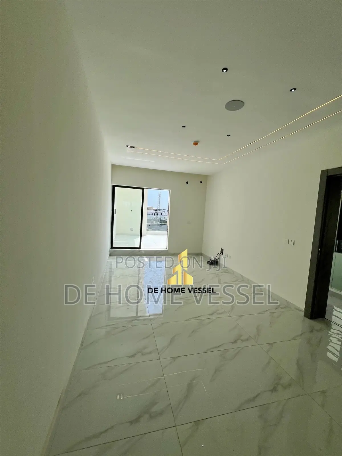 4bdrm Duplex in Ikota for sale in Ikota