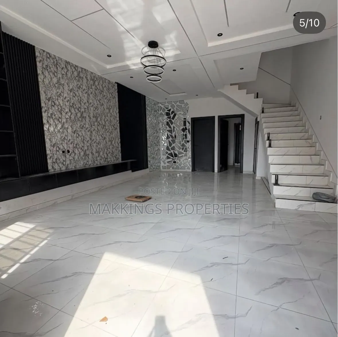 3bdrm Duplex in Ikota for sale in Ikota