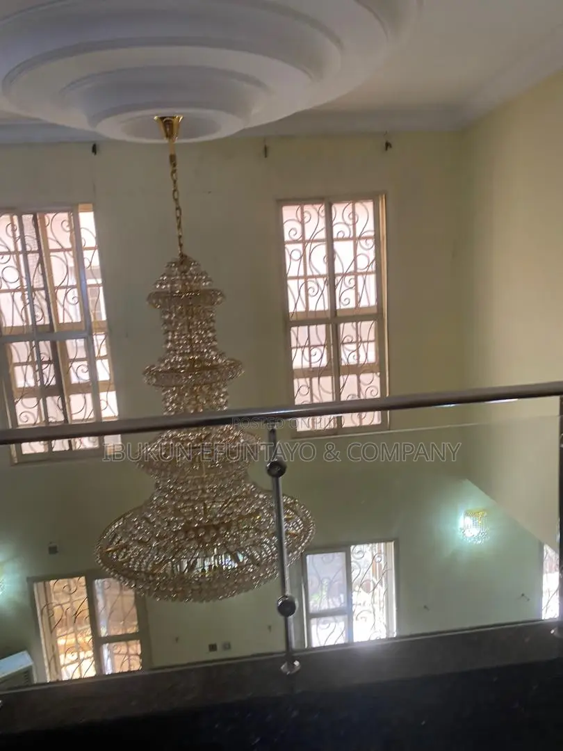 6bdrm Duplex in Nicon Town for sale in Nicon Town