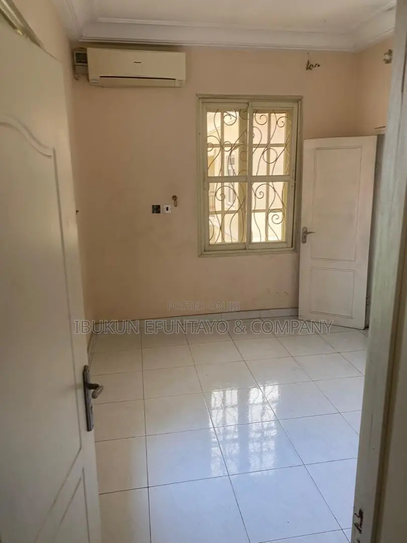 6bdrm Duplex in Nicon Town for sale in Nicon Town