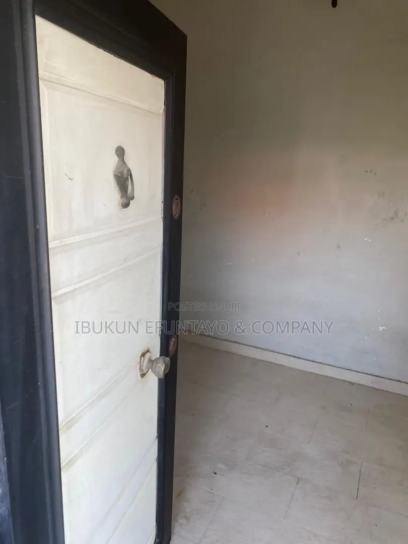 6bdrm Duplex in Nicon Town for sale in Nicon Town