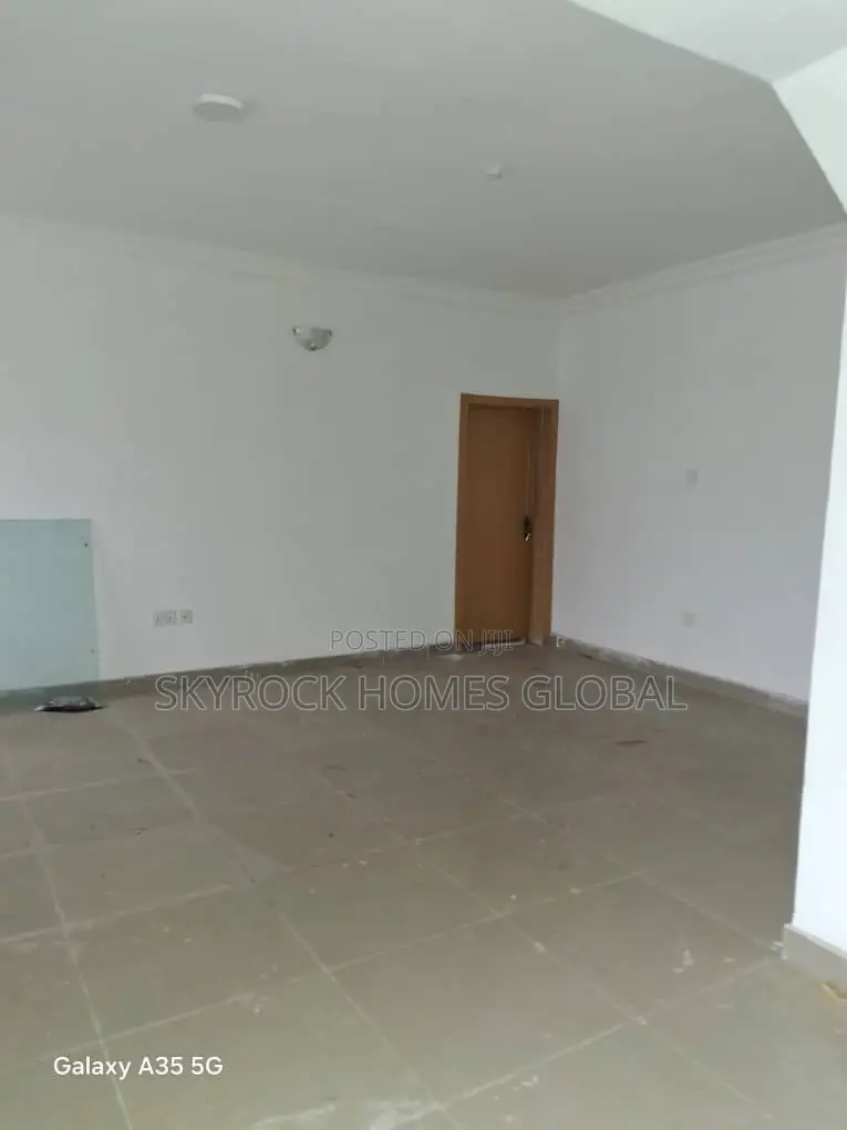 3bdrm Block of Flats in Off Lekki-Epe Expressway for rent in Off Lekki-Epe Expressway