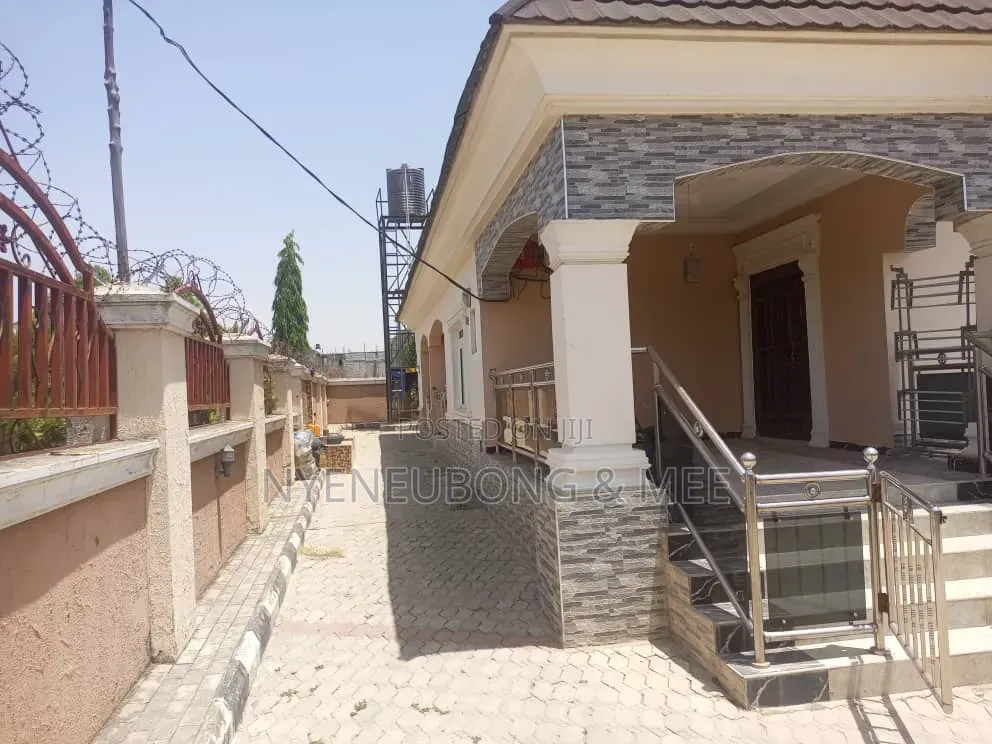 Furnished 3bdrm Penthouse in Osilama Garden, FHA for rent in FHA