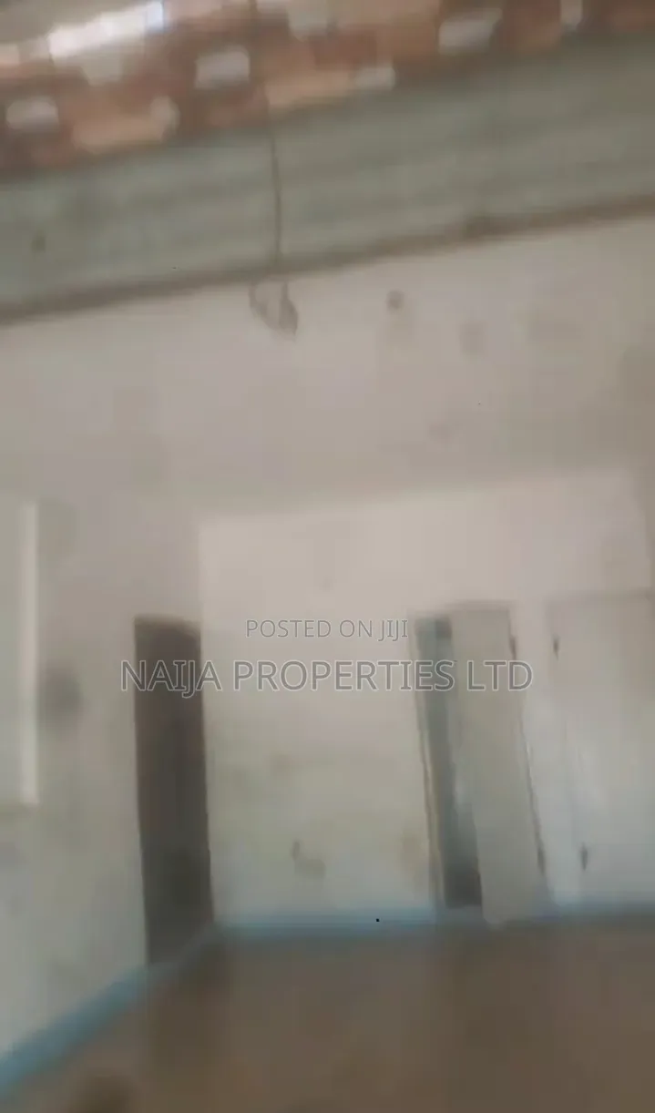 A Shop Directly on the Express Way at Ogunfayo, Awoyaya for Rent in Awoyaya