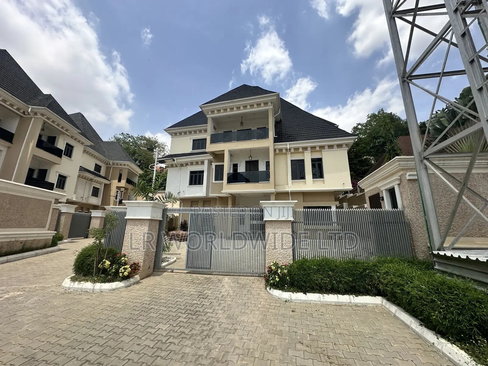 9bdrm Mansion in Asokoro for sale in Asokoro