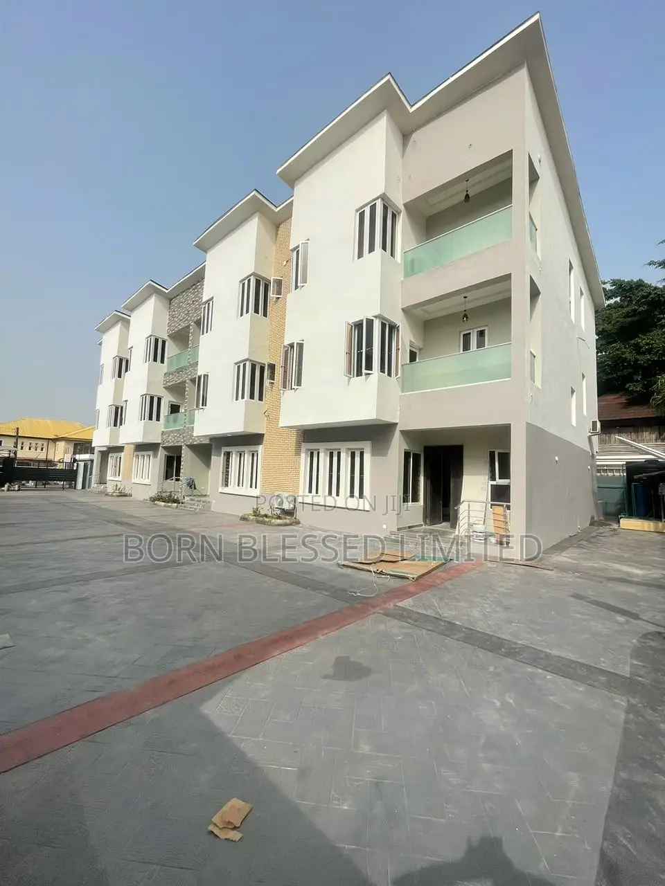 4bdrm Townhouse / Terrace in Off Admiralty, Lagos State for rent in Lagos State