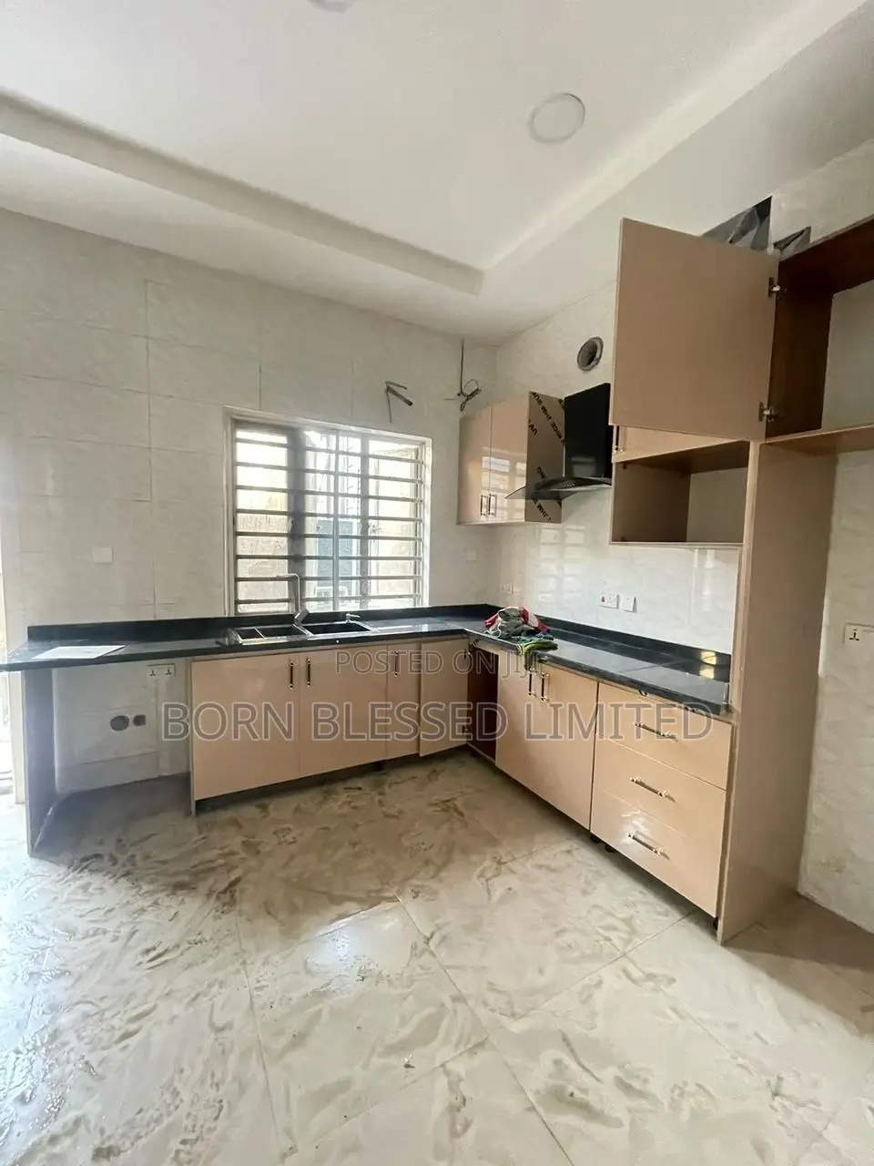 4bdrm Townhouse / Terrace in Off Admiralty, Lagos State for rent in Lagos State