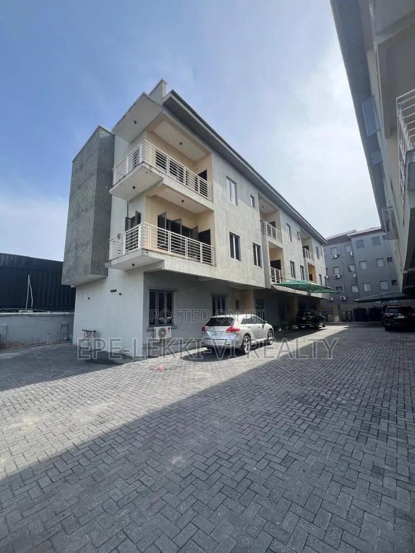 4bdrm House in In A Mini Court Not, Ikate for rent in Ikate