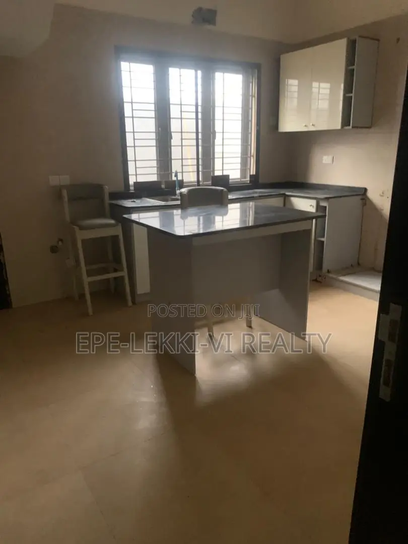 4bdrm House in In A Mini Court Not, Ikate for rent in Ikate