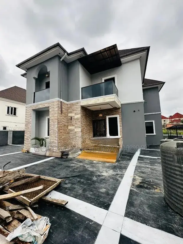 4bdrm Duplex in Lugbe - Abuja for sale in Sabon Lugbe