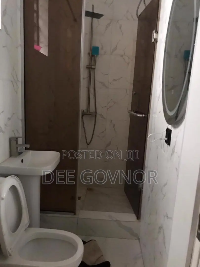 Furnished 3bdrm Townhouse / Terrace in Ikota G R A Estate for rent in Ikota