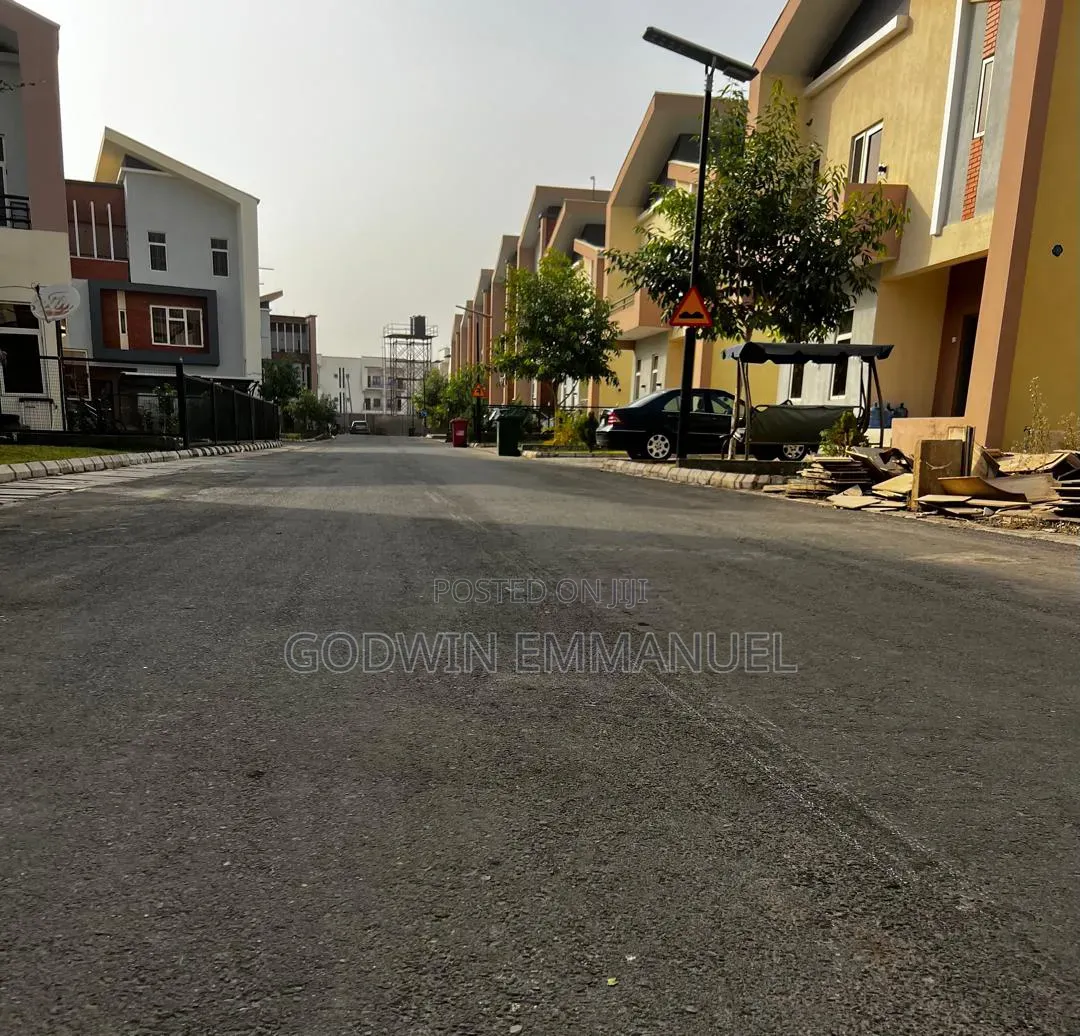 4bdrm Duplex in Urban Shelter, Dawaki for sale in Dawaki
