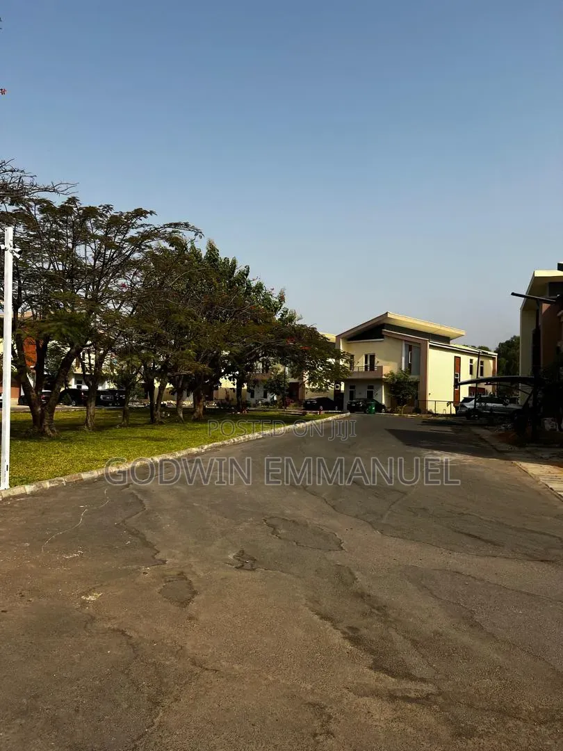 4bdrm Duplex in Urban Shelter, Dawaki for sale in Dawaki