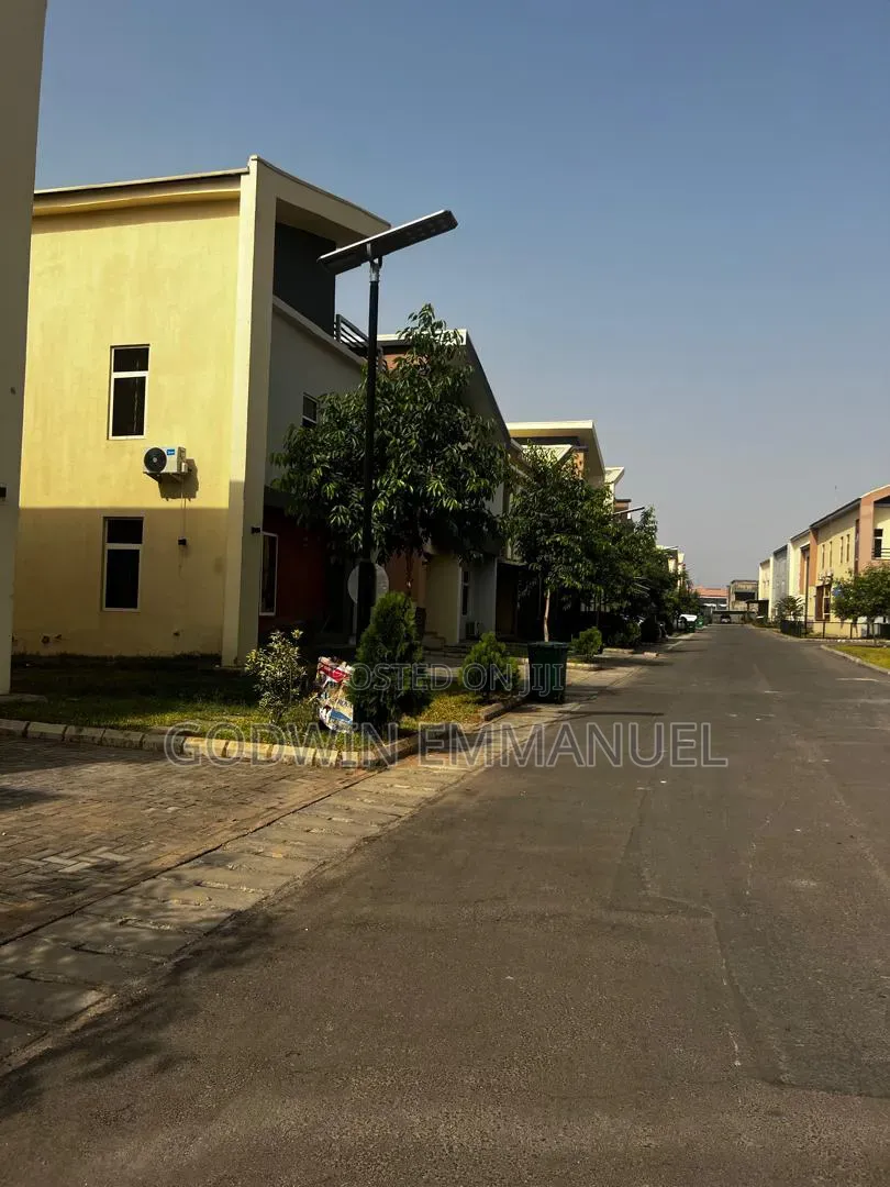 4bdrm Duplex in Urban Shelter, Dawaki for sale in Dawaki