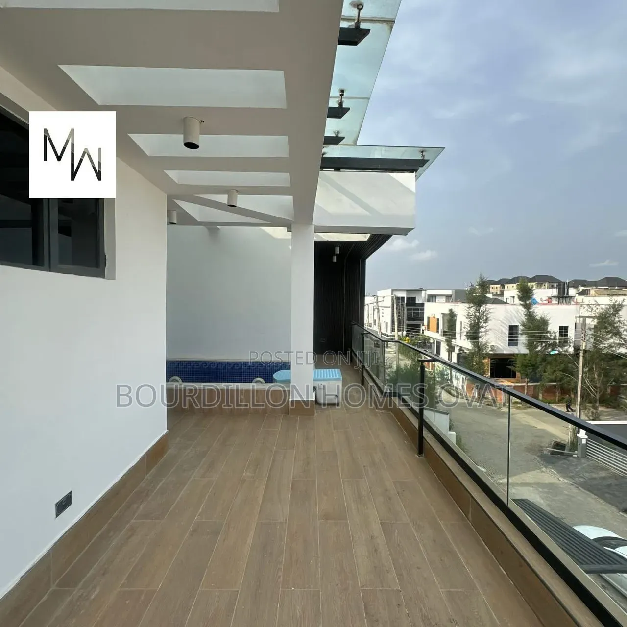5bdrm Duplex in Megamound Estate for sale in Ilaje / Lekki
