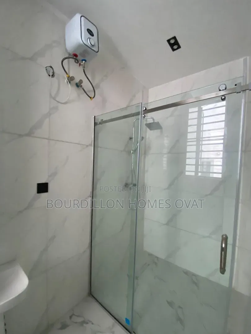 1bdrm Apartment in Ologolo Lekki Lagos for sale in Ologolo
