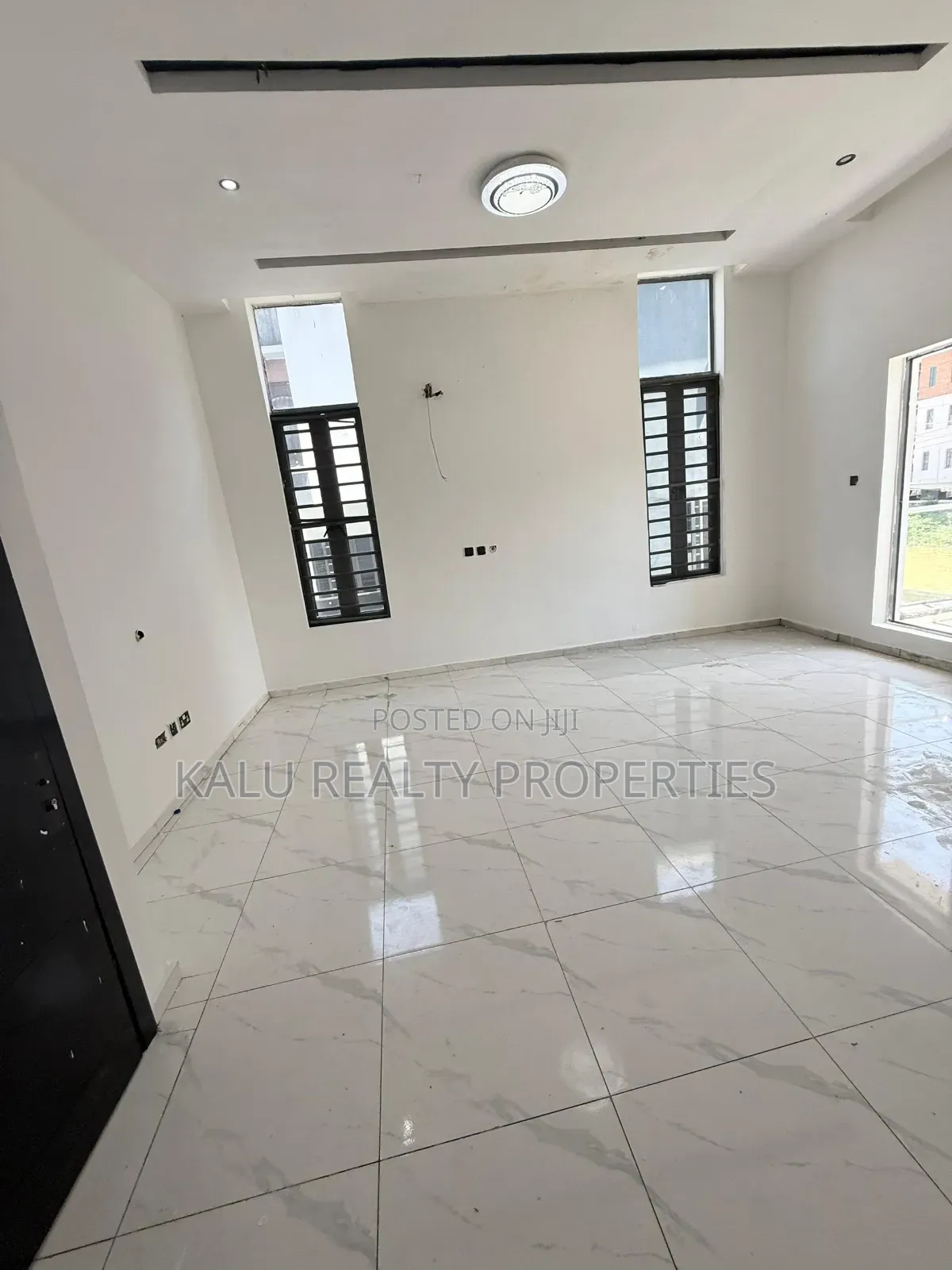 5bdrm Duplex in Ikota for rent in Ikota