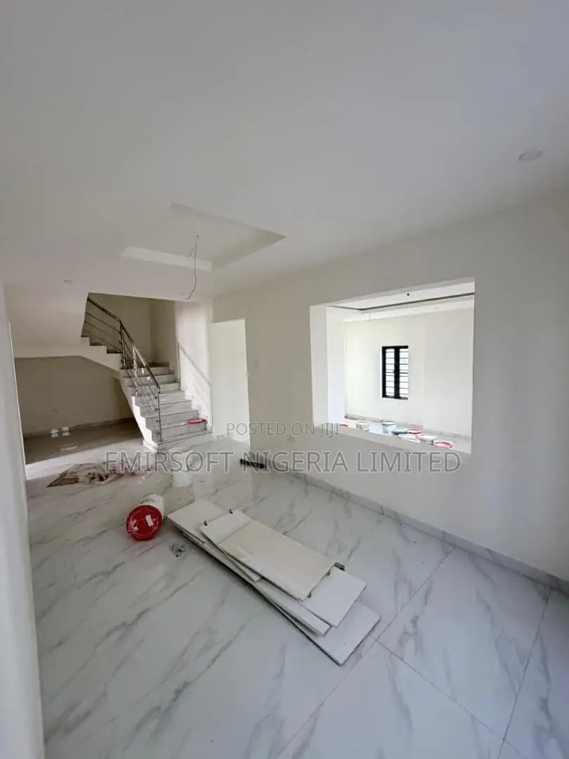 4bdrm Duplex in Basorun for sale in Basorun