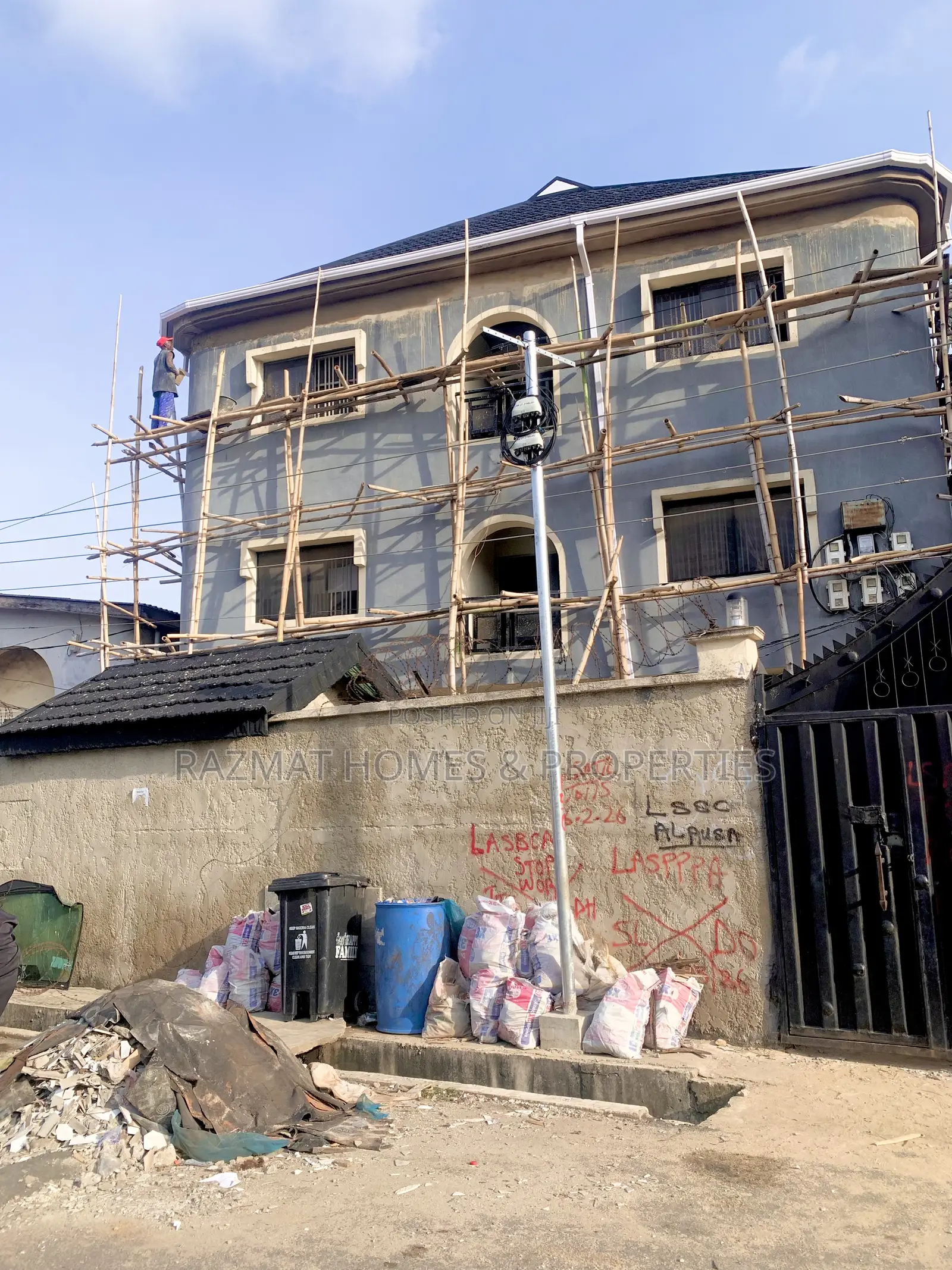 3bdrm Block of Flats in Aguda / Surulere for rent in Aguda / Surulere