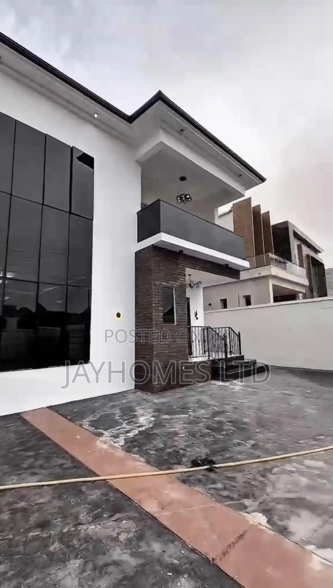 5bedroom Duplex With Pivot Bulletproof Door for Sale in Rehoboth Asaba in Oshimili South