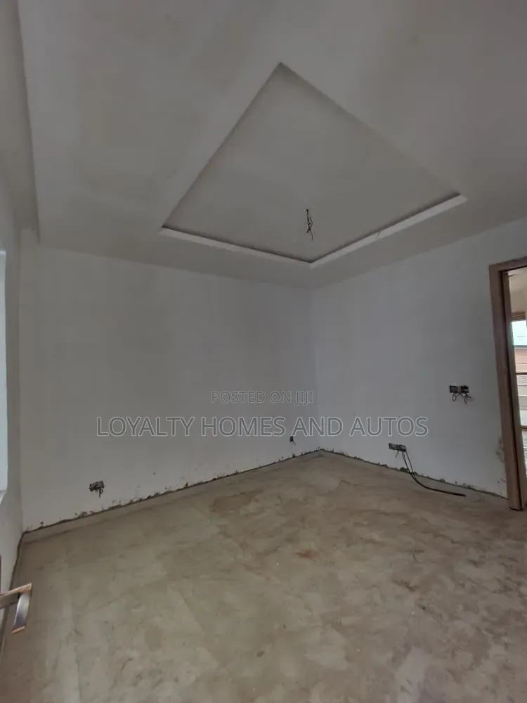 4bdrm Duplex in Mende for sale in Mende