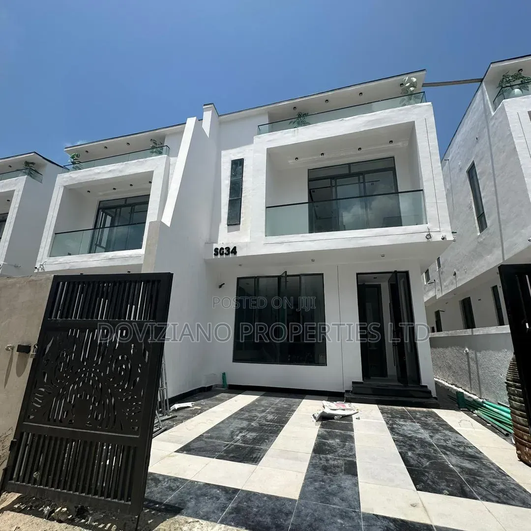 4bdrm Duplex in Chevron for sale in Chevron