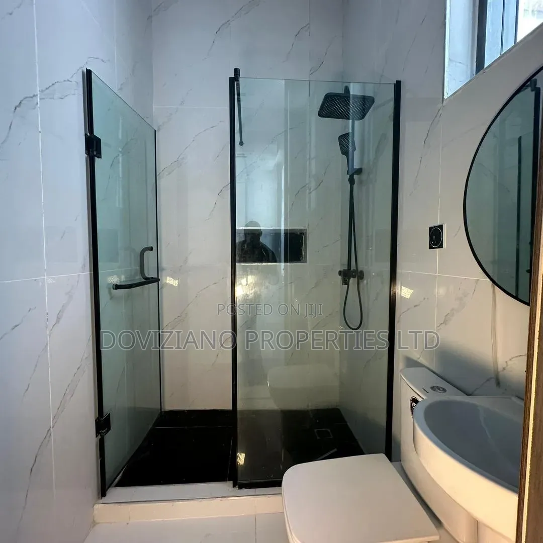 4bdrm Duplex in Chevron for sale in Chevron