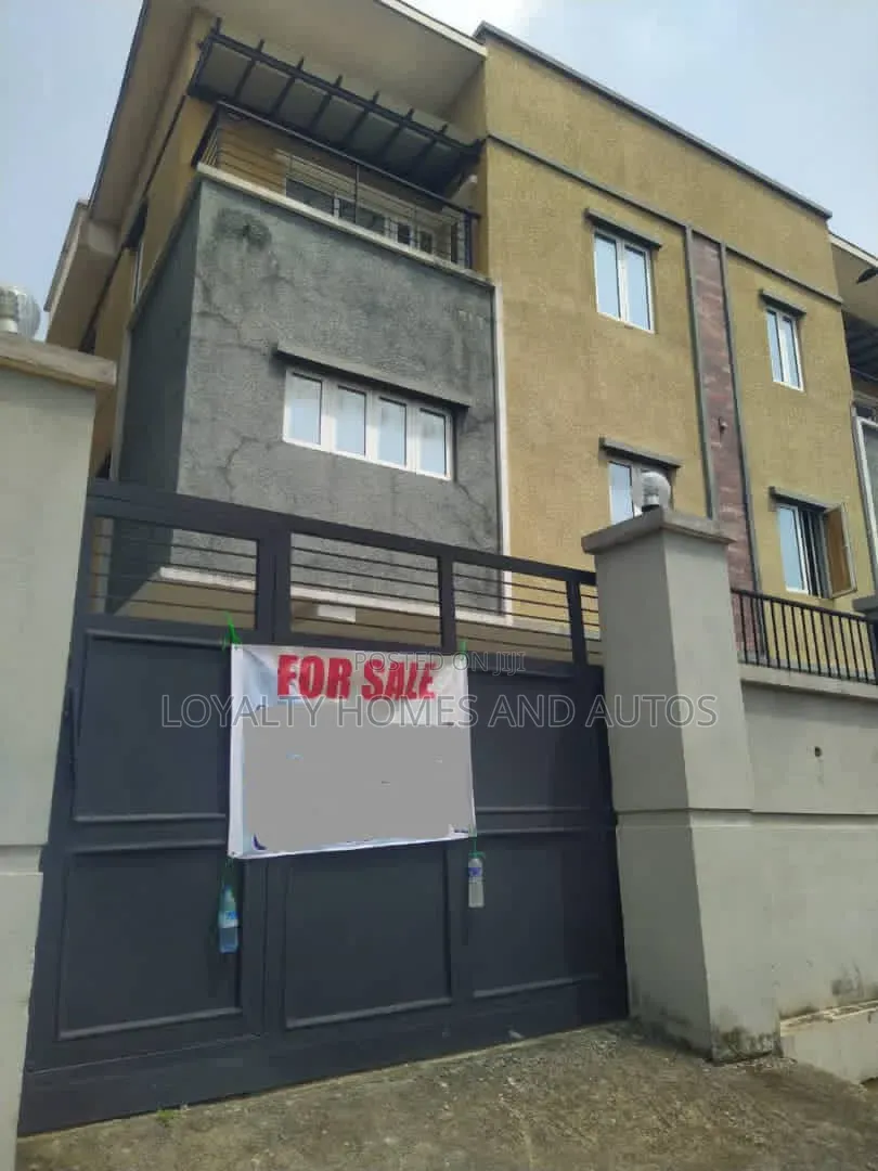 4bdrm Duplex in Mende for sale in Mende
