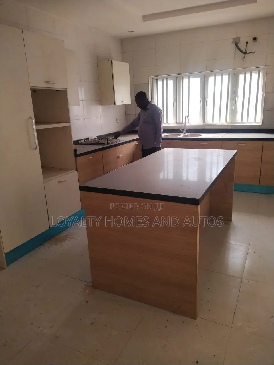 4bdrm Duplex in Mende for sale in Mende