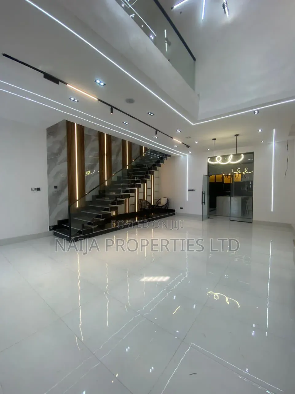 5bdrm Duplex in Oral Estate, Ikota for sale in Ikota