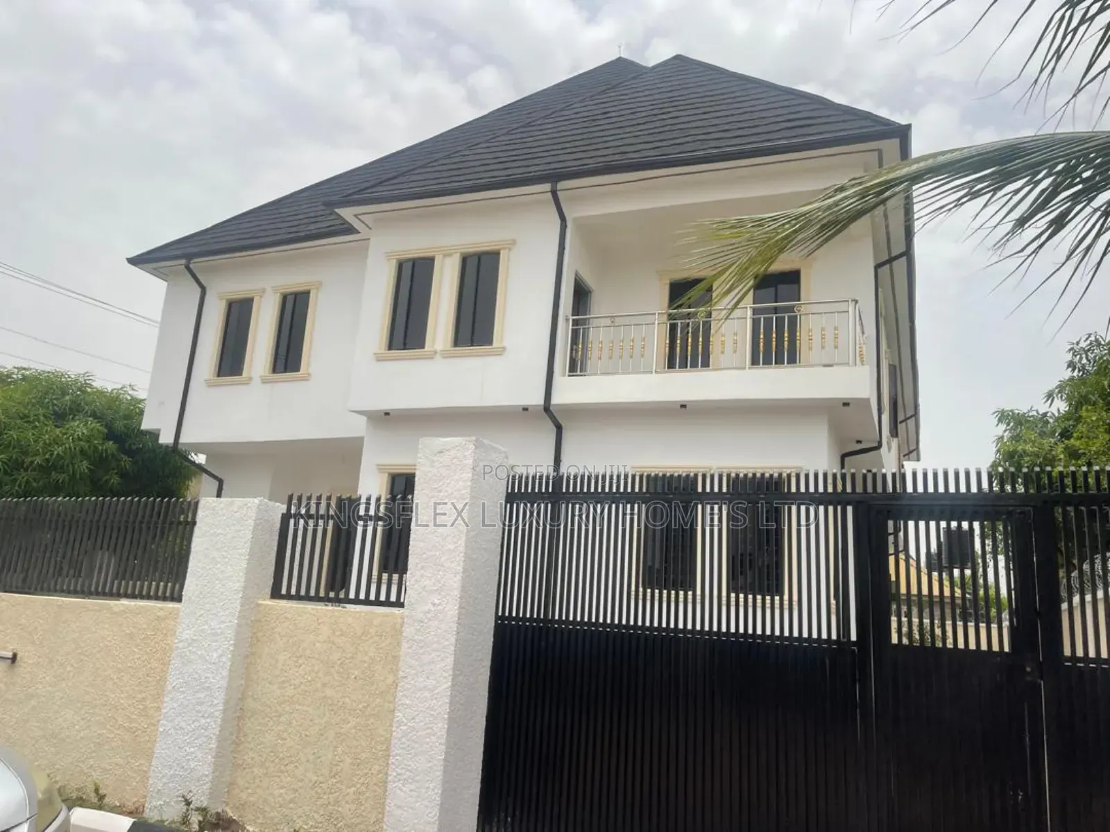 5bdrm Duplex in Prince And Princess, Kaura for sale in Kaura