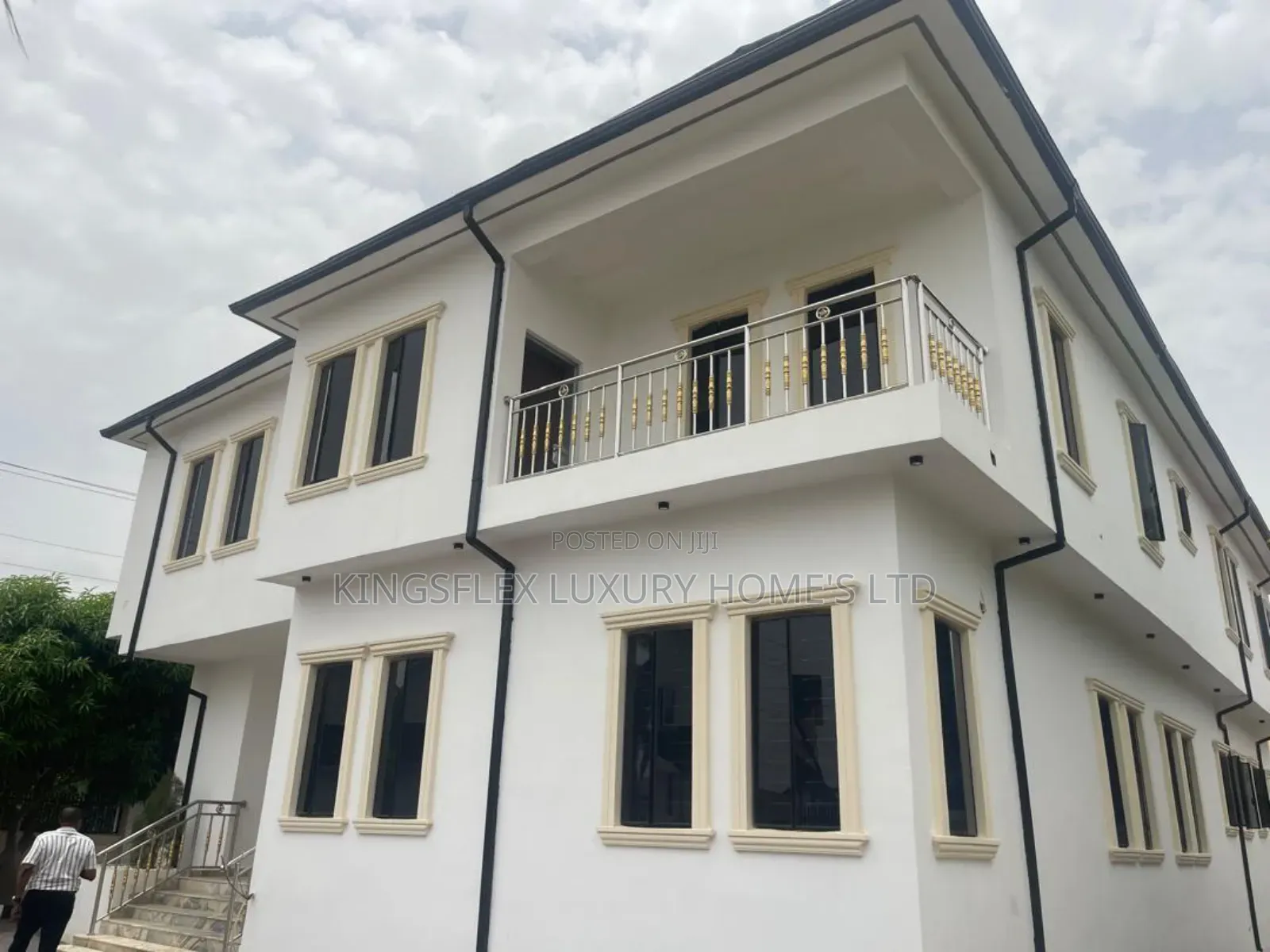 5bdrm Duplex in Prince And Princess, Kaura for sale in Kaura