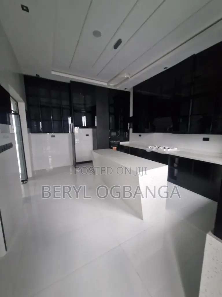 5bdrm Duplex in Ado / Ajah for sale in Ado / Ajah
