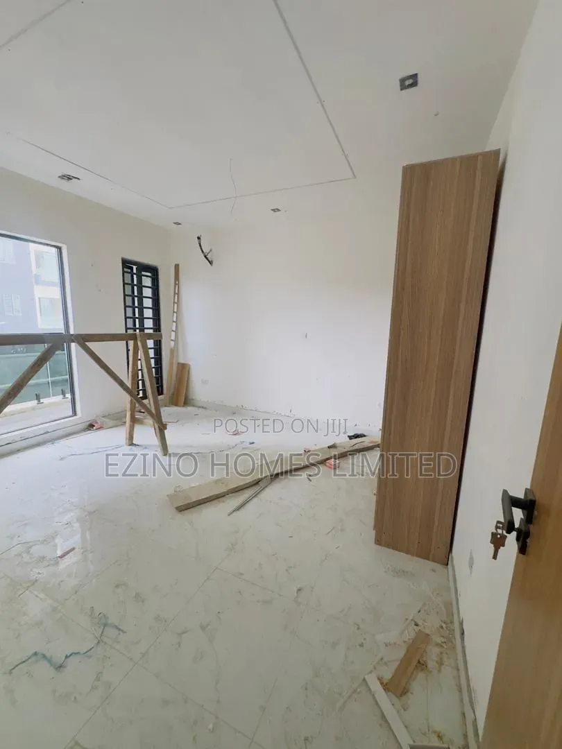 4bdrm Duplex in Mini Estate, Lekki Phase 1 for sale in Lekki Phase 1