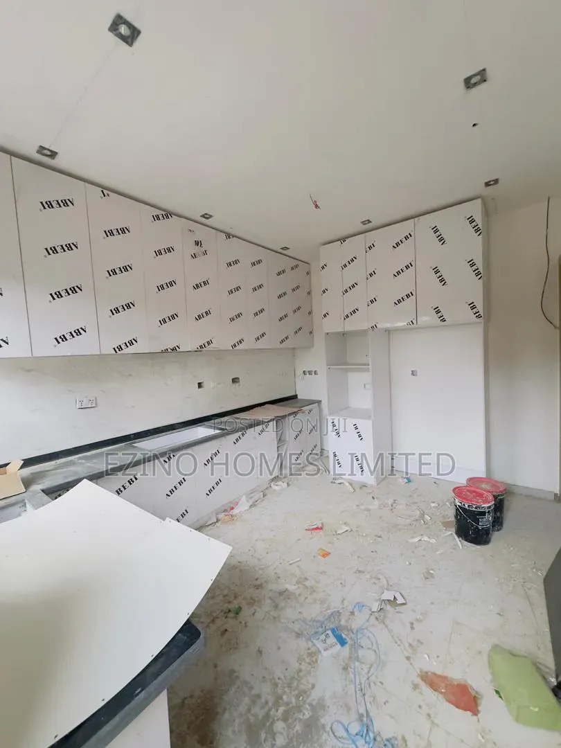 4bdrm Duplex in Mini Estate, Lekki Phase 1 for sale in Lekki Phase 1