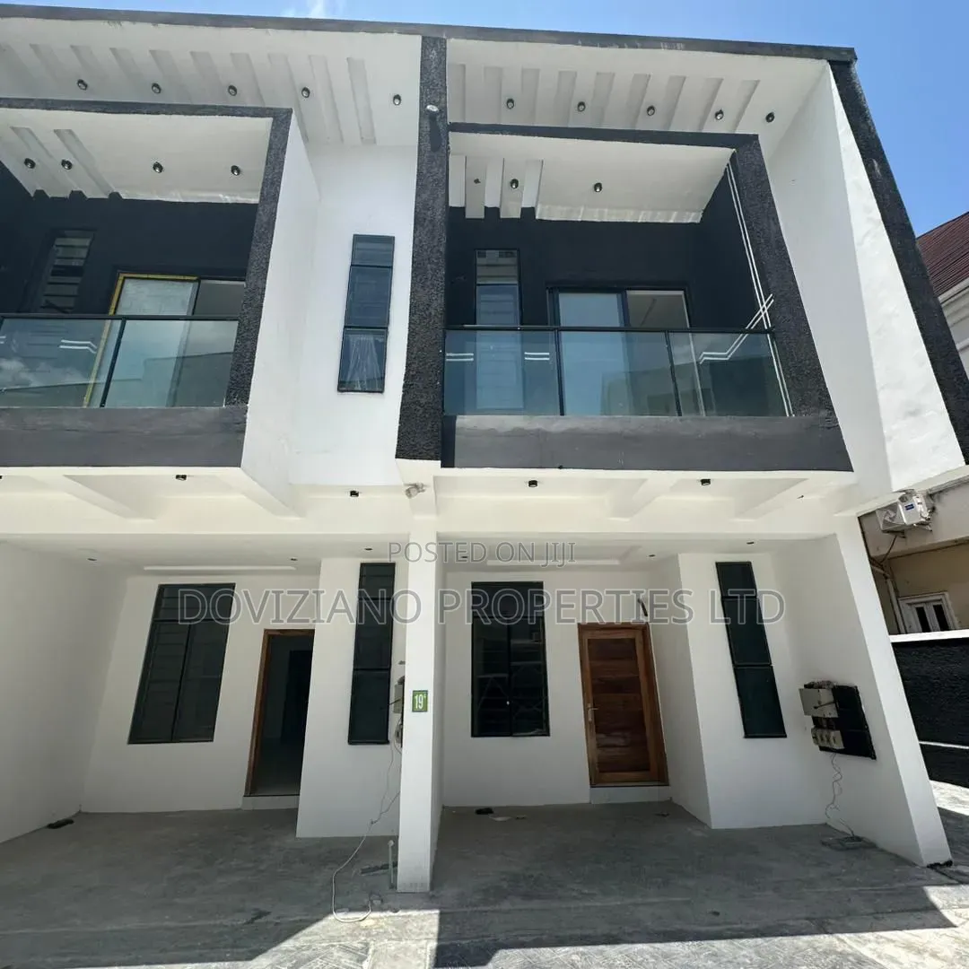 4bdrm Duplex in Chevron for sale in Chevron