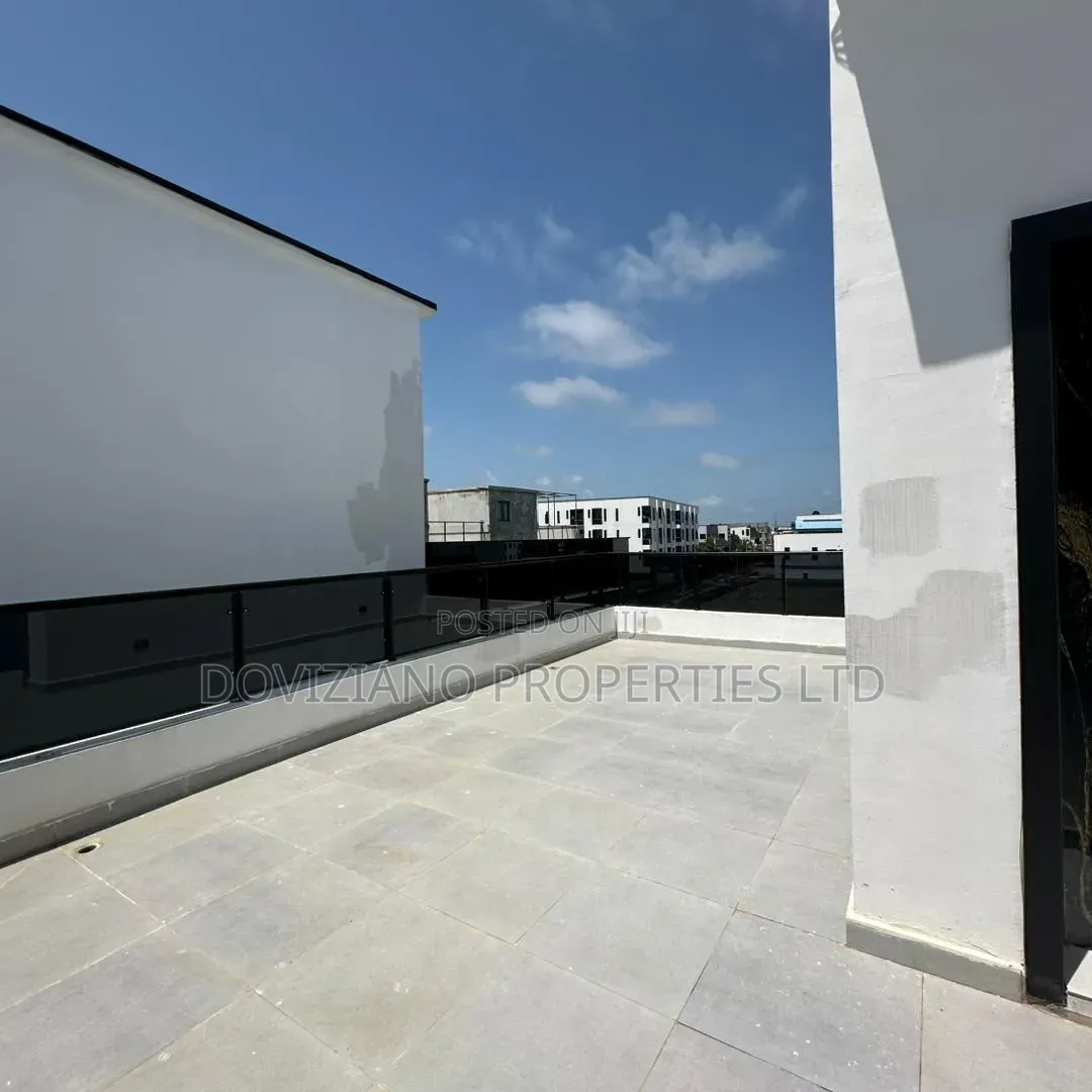 5bdrm Duplex in Ologolo for sale in Ologolo