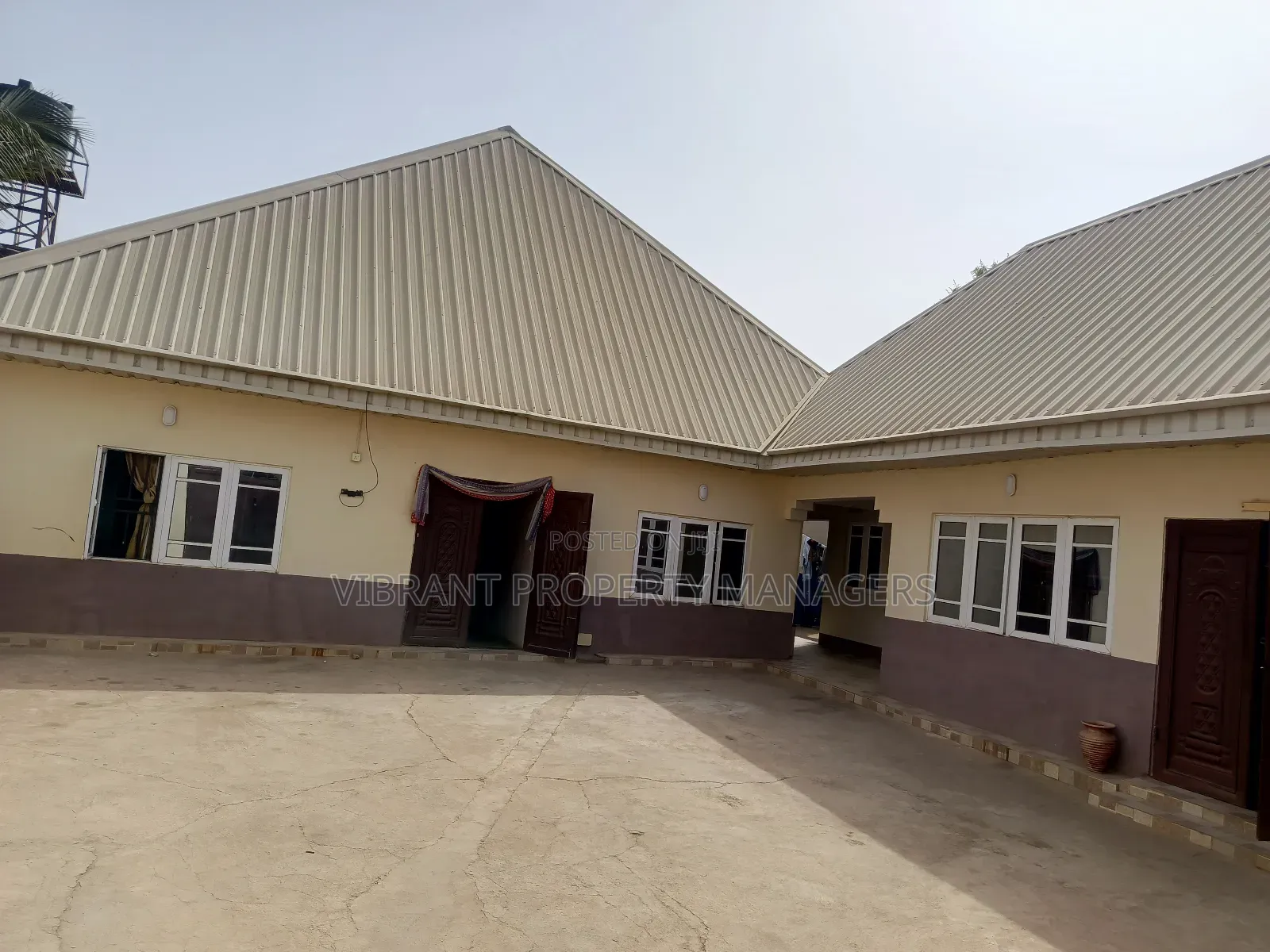 8rooms Functional Hotel And Bar in Kaduna / Kaduna State