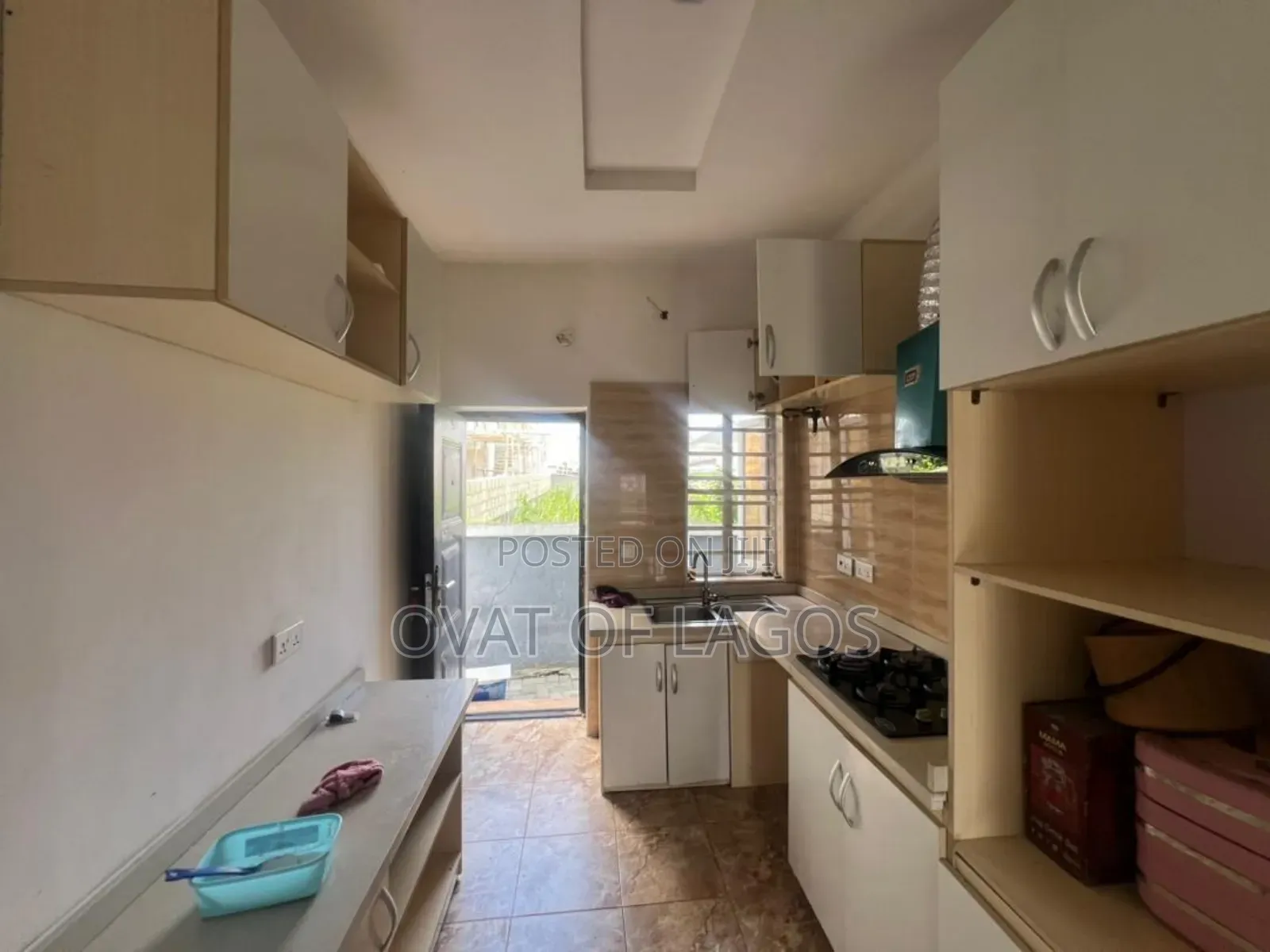 4bdrm Duplex in Ikota for rent in Ikota