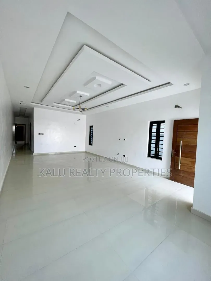 4bdrm Duplex in Ologolo for sale in Ologolo