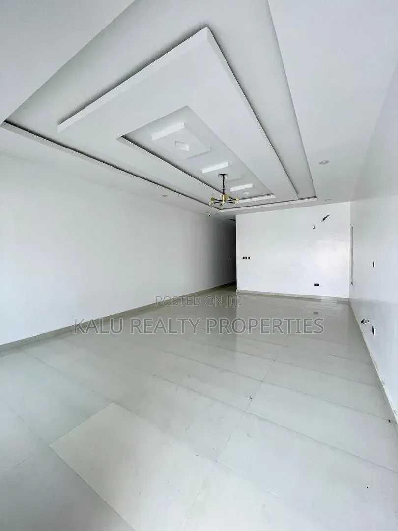 4bdrm Duplex in Ologolo for sale in Ologolo