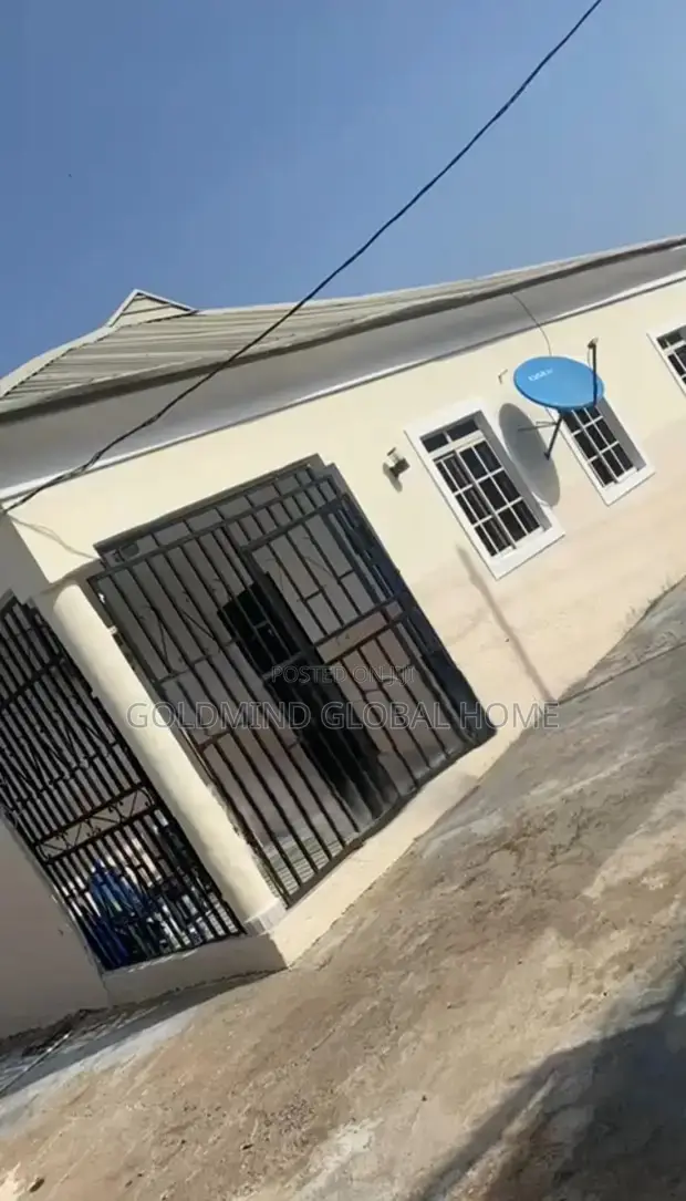 3bdrm Bungalow in Lugbe District. for sale in Sabon Lugbe