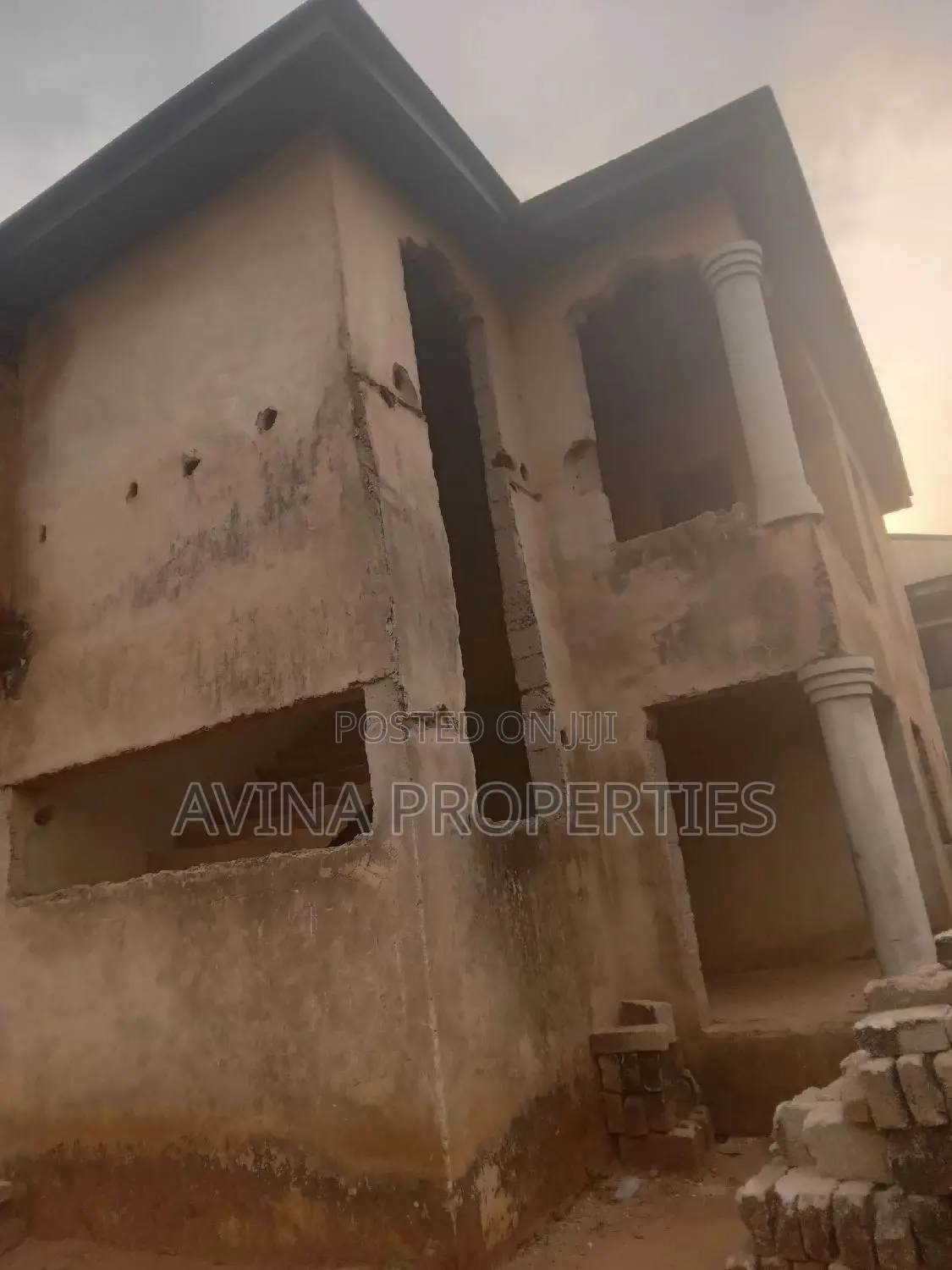 A Storey Building of 14 Room's to Converterble Flats 85% in Owerri
