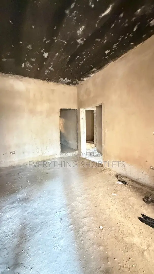 3bdrm Apartment in Kaura for sale in Kaura