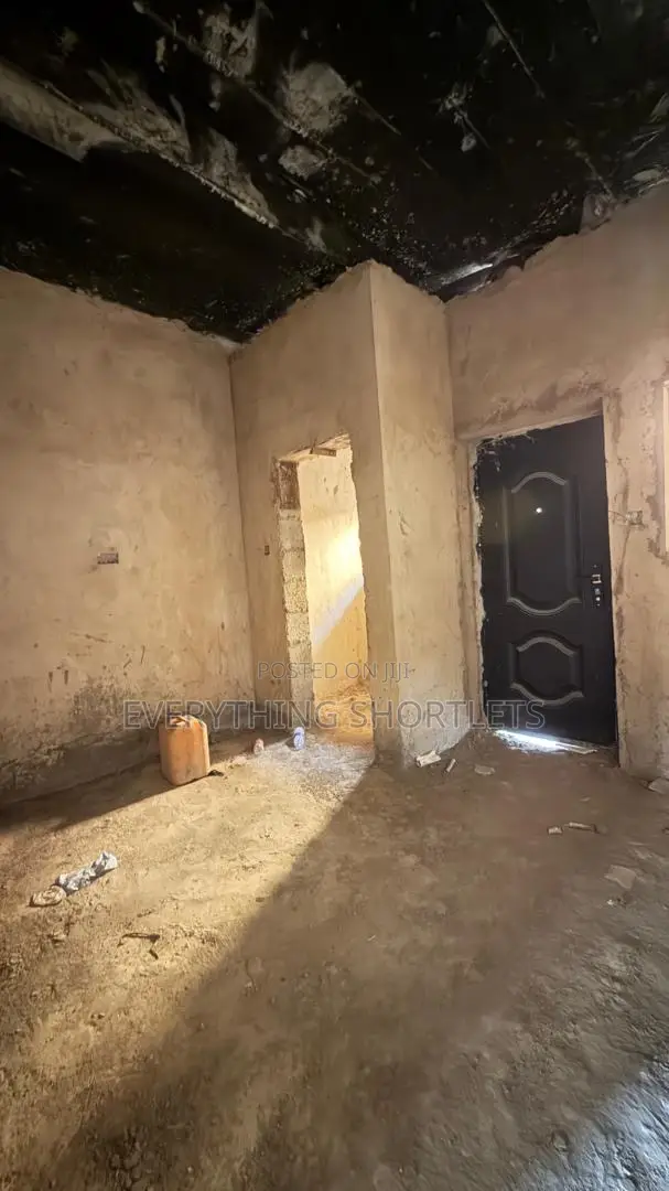 3bdrm Apartment in Kaura for sale in Kaura